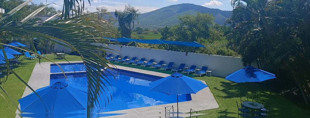 <a href="https://hoteliguanas.com/servicios/">Una hermosa vista del <strong>Hotel Iguanas</strong></a>